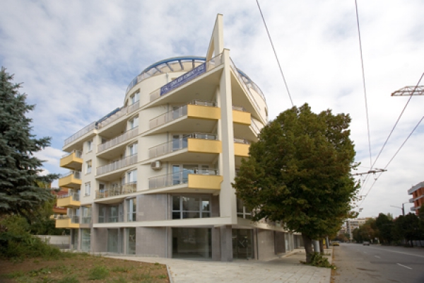 Residential building in housing estate of &ldquo;Krasno selo&rdquo; in Sofia